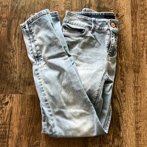 WHBM Skimmer Jeans light wash